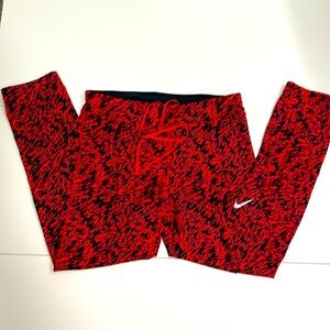 Like New! Nike Dry Fit Red Digital Camp Print 3/4 length leggings sport gym
